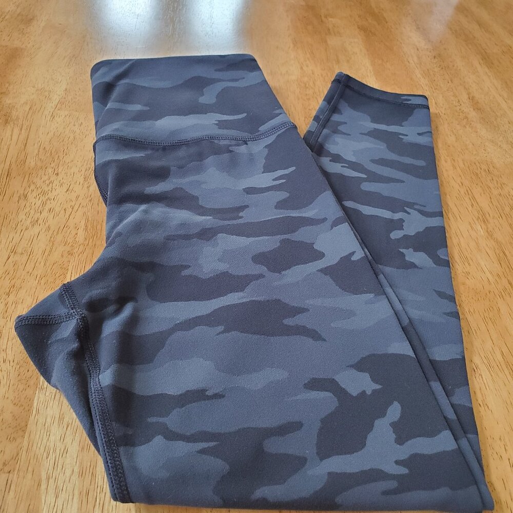 Athleta Elation Camo 7/8 Tight Legging High Rise size small